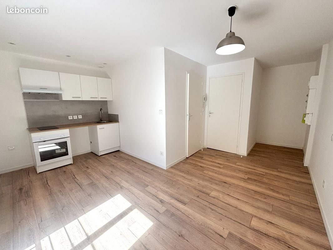 Appartement 1 pièce 20 m² · à Lisle-sur-Tarn · 20 m² · 350 €