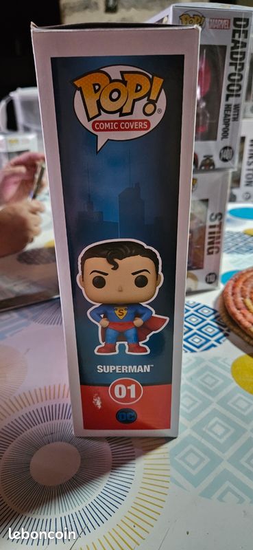 Figurine Pop Superman Action Comics (image 4)