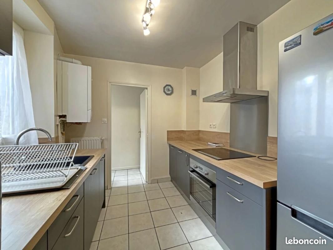 Appartement 3 pièces 77 m² · à Saint-Étienne · 77 m² · 630 €