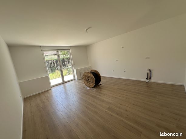 Loft/atelier/surface 4 pièces 120 m²