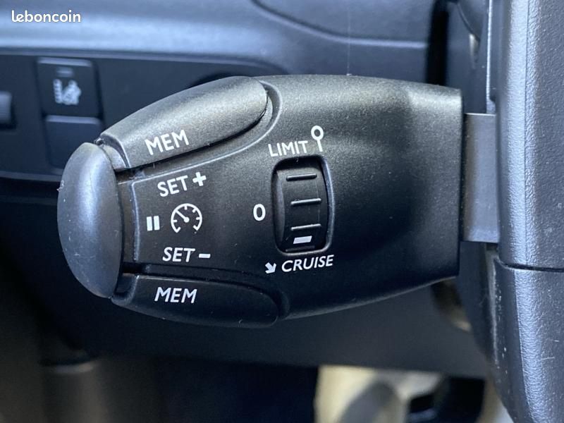 Citroen C3 1.2 PureTech 83ch S&S YOU (image 13)