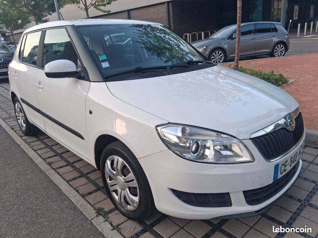 Skoda fabia 1.6 tdi 75cv Ambition (image 3)