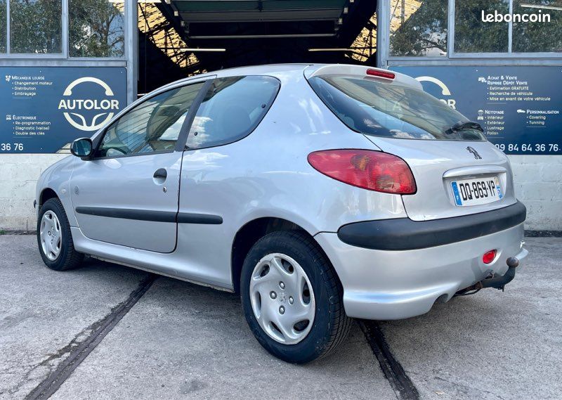 Peugeot 206 1,4L I 75CV ••ÉDITION POP ART•• (image 3)