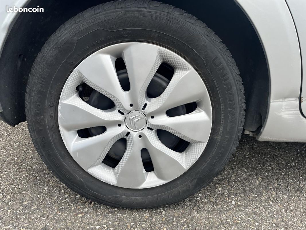 CITROEN C3 1.4 HDi FAP - 70 - Confort - CAR PLAY - REGULATEUR - SUIVI - TURBO-DISTRI- EMBRAYAGE-OK (image 24)