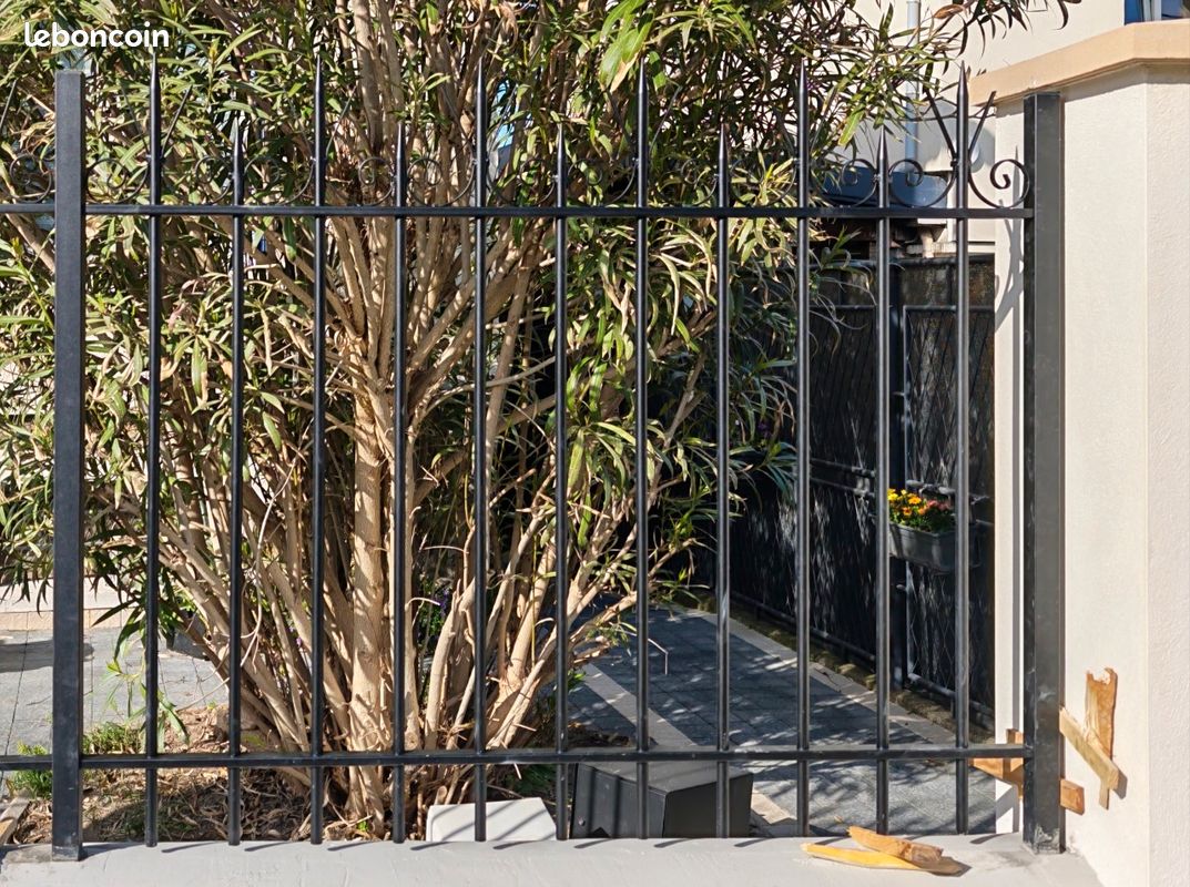 Barrière pour mur de portail (image 3)