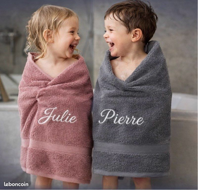 Serviette personnalisée brodée – Cadeau maman unique (image 3)