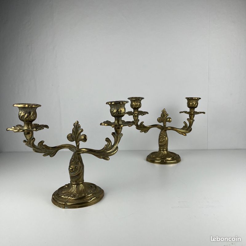 Paire de bougeoirs en laiton doré à deux bras – Style Louis XV rococo , Début XXè (image 2)