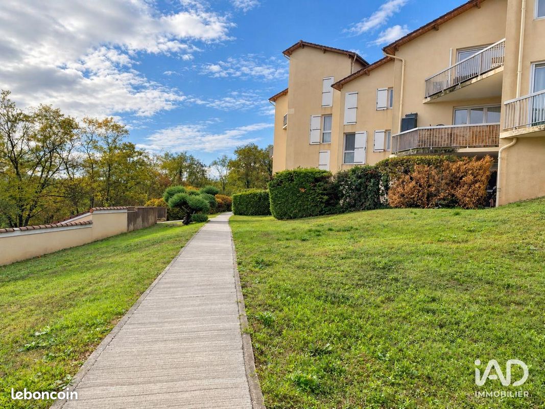 Appartement 3 pièces 82 m² · à Saint-Genis-Laval · 82 m² · 291 500 €