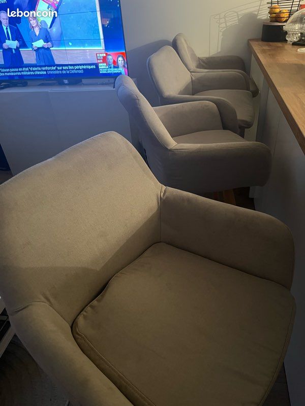 Chaise de bar (image 1)