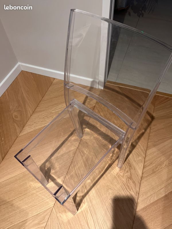 Chaise starck (image 1)