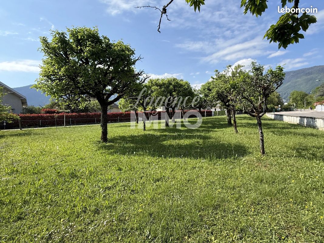 Terrain 750 m² · à Saint-Jorioz · 750 m² · 465 000 €
