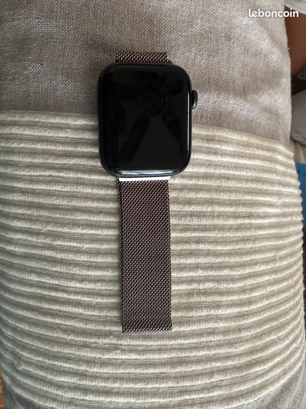 Apple Watch se (image 2)
