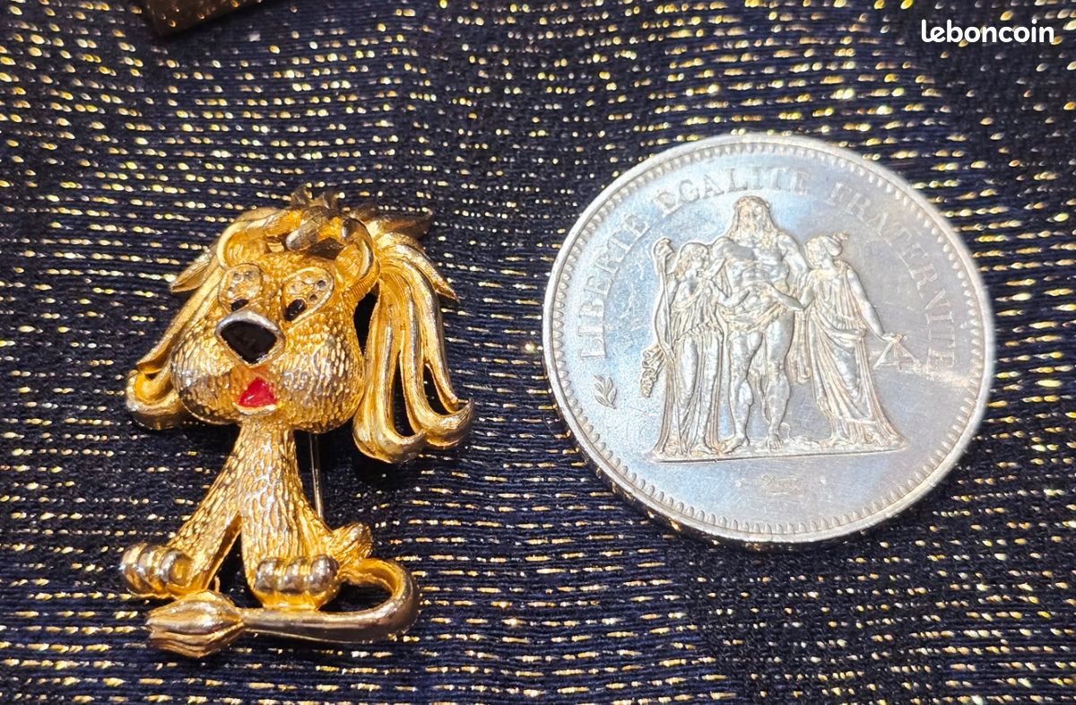 Broche Lion Vintage Dorée Numérotée A1391 – Style Sphinx / Jomaz Années 1980 (image 8)