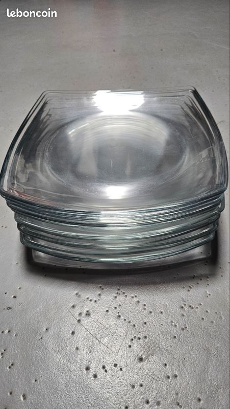 Assiettes en verre (image 1)