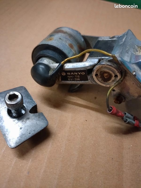 Lot de 4 dynamos pour vélo ancien