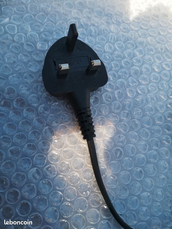 Adaptateur pour prise anglaise (image 1)