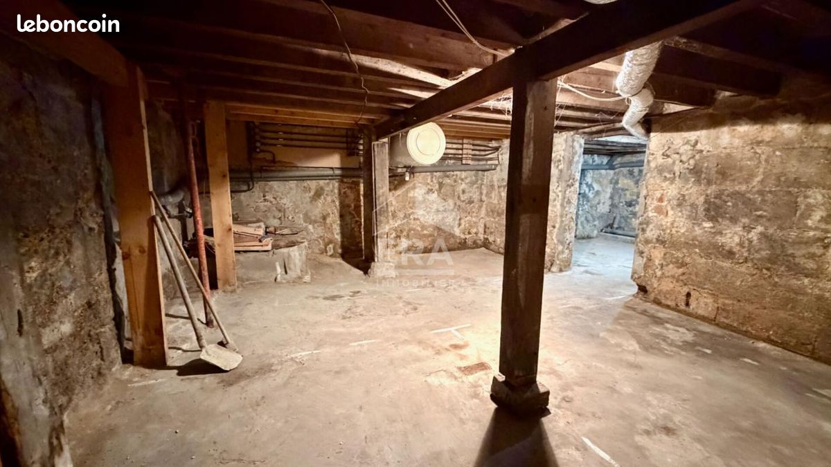 Local commercial 5 pièces 49 m² · à Bordeaux · 49 m² · 39 500 €