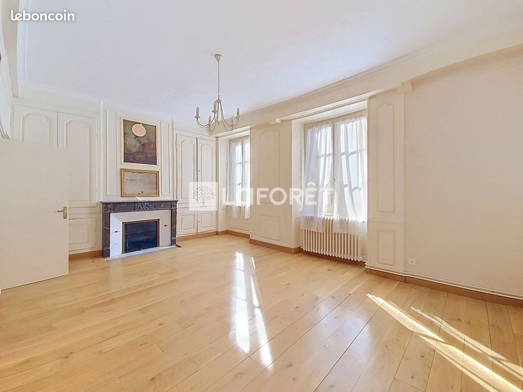 Maison 4 pièces 112 m² · à Gray · 112 m² · 81 000 €
