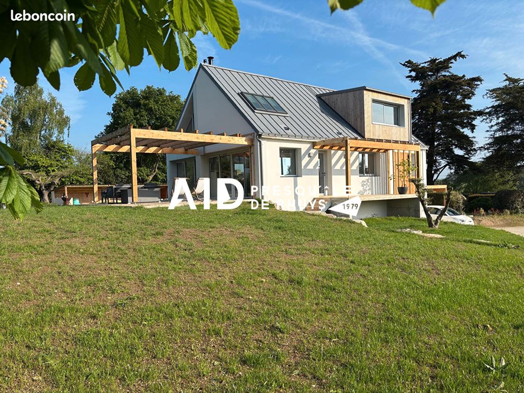 Maison 8 pièces 192 m² · à Surzur · 192 m² · 945 000 €