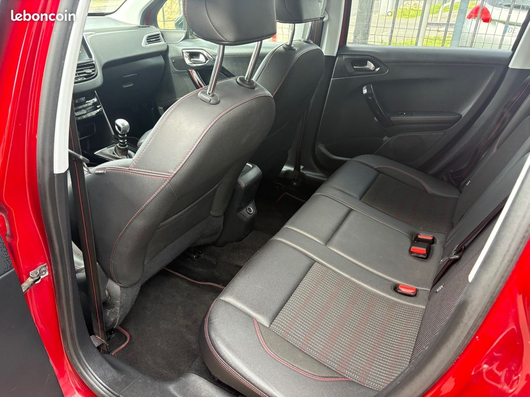 Peugeot 2008 1.6 bluehdi GT-line phase 2 (image 11)