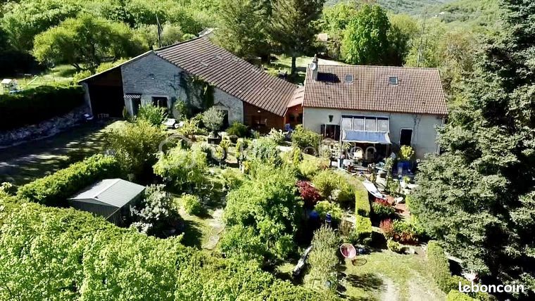 Maison 10 pièces 278 m²