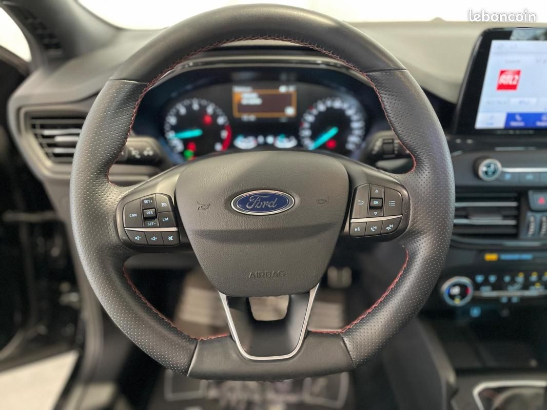 Ford Focus 1.0 EcoBoost 125 S&S ST Line (image 14)