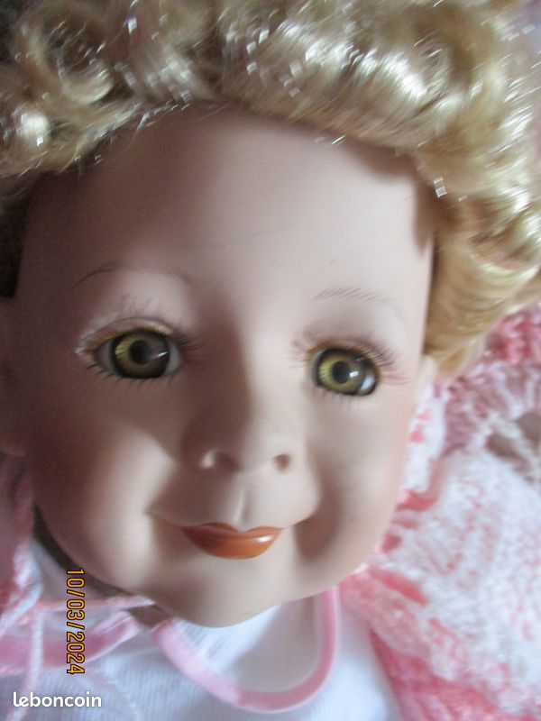 Poupée porcelaine 52 cm tbe (image 2)