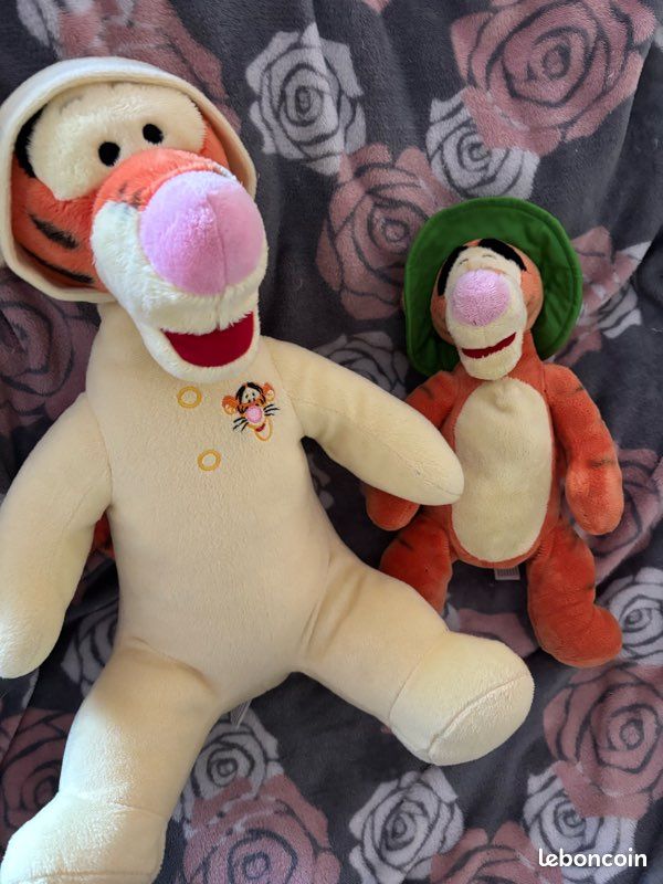 Lot de deux peluches tigrou (image 1)