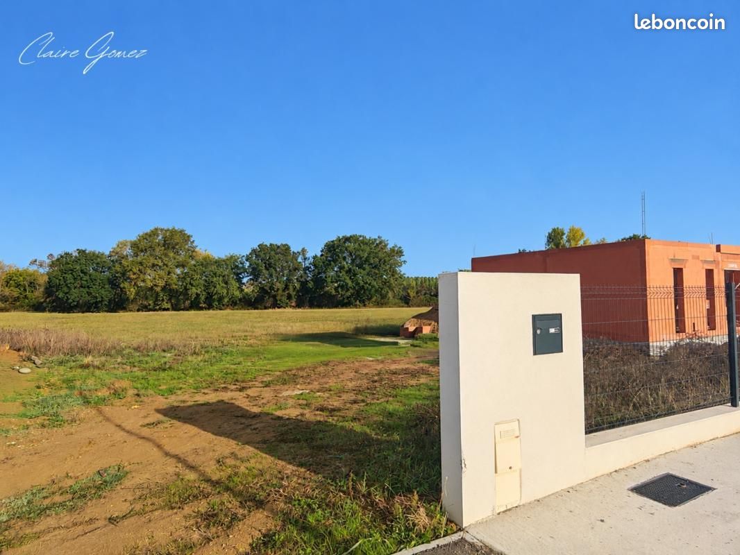 Terrain 704 m² · à Ségoufielle · 105 000 €