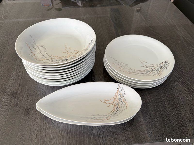 Lot 18 pièces Porcelaine de Limoges – Ancienne Fabrique Royale, modèle d'Artois (image 1)