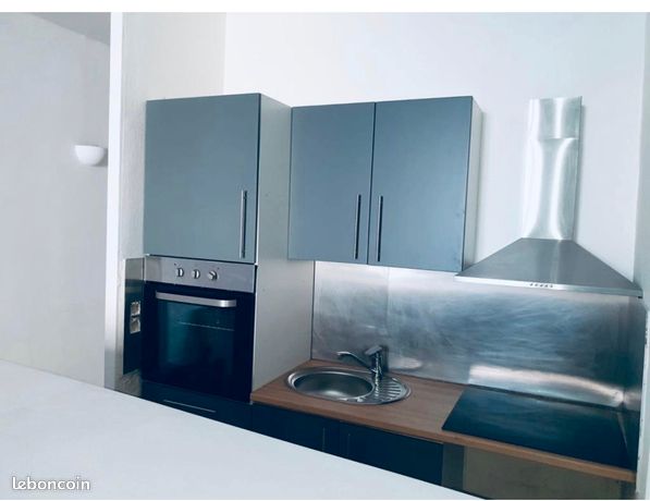 Appartement centre Houdan avec cour