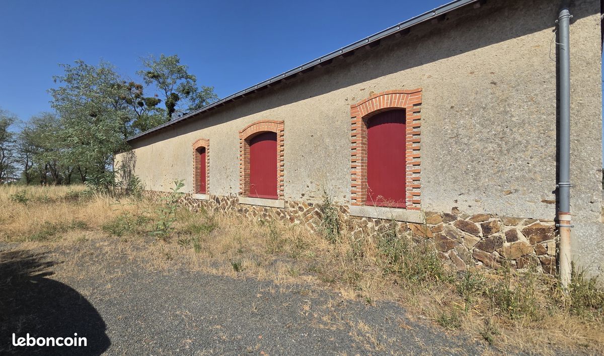 Maison 2 pièces 175 m² · à Monnières · 175 m² · 208 900 €