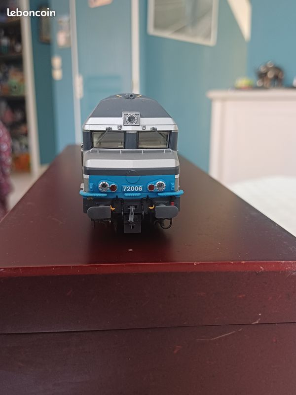 Locomotive Diesel Roco 72000 Isabelle – Modèle Réduit Digital, échelle HO, Occasion