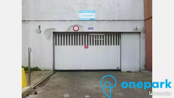 Parking/box 12 m² CRETEIL (image 2)