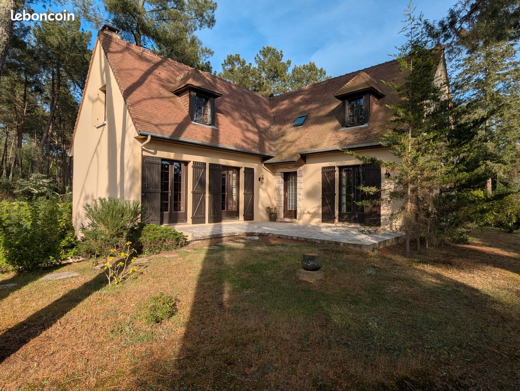 Maison 5 pièces 150 m² · à Écommoy · 150 m² · 210 000 €