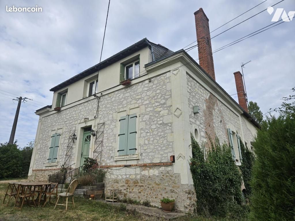 Maison 11 pièces 250 m² · à Mouliherne · 250 m² · 325 500 €