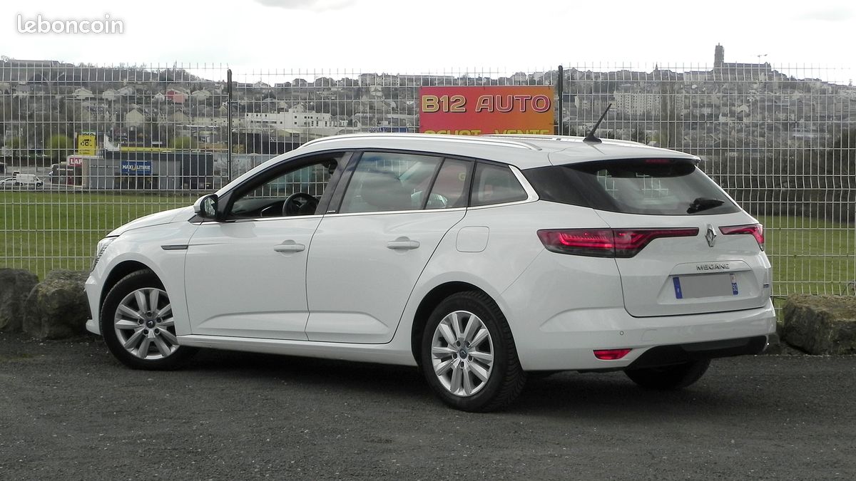 Renault Megane IV Estate 1.6 E-Tech 160 Plug-In Business Hybride Rechargeable (image 2)