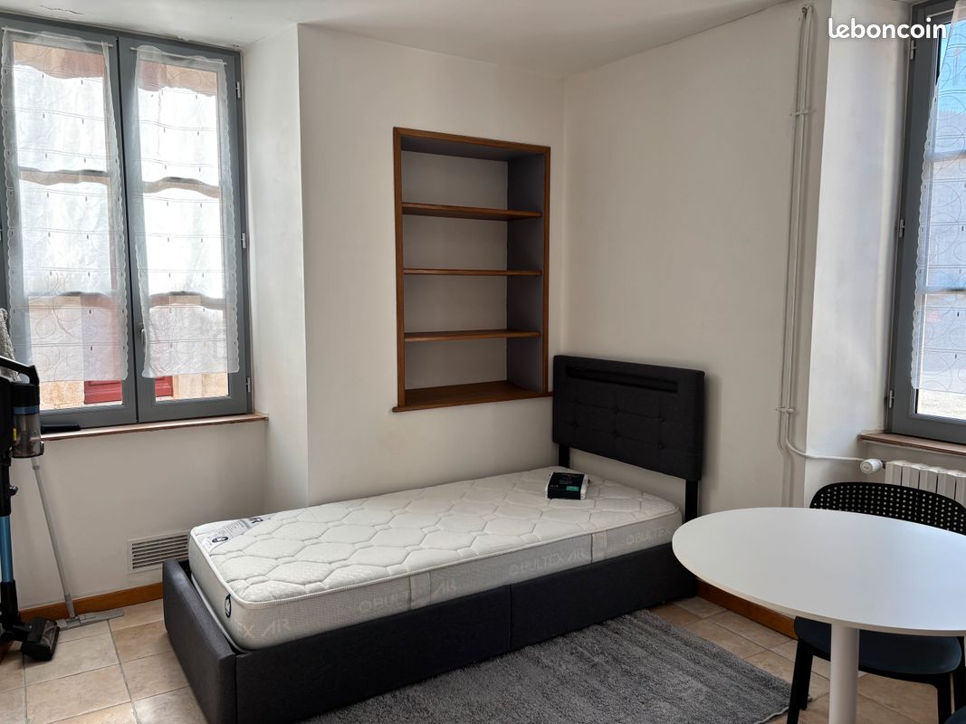 Appartement 1 pièce 25 m² · à Fontenay-le-Comte · 25 m² · 450 €/mois