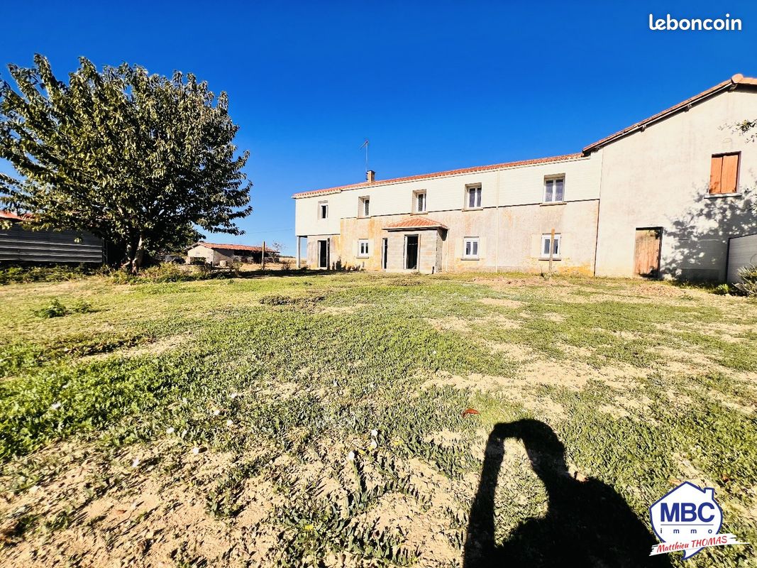 Maison 7 pièces 192 m² · à La Boissière-du-Doré · 192 m² · 129 490 €