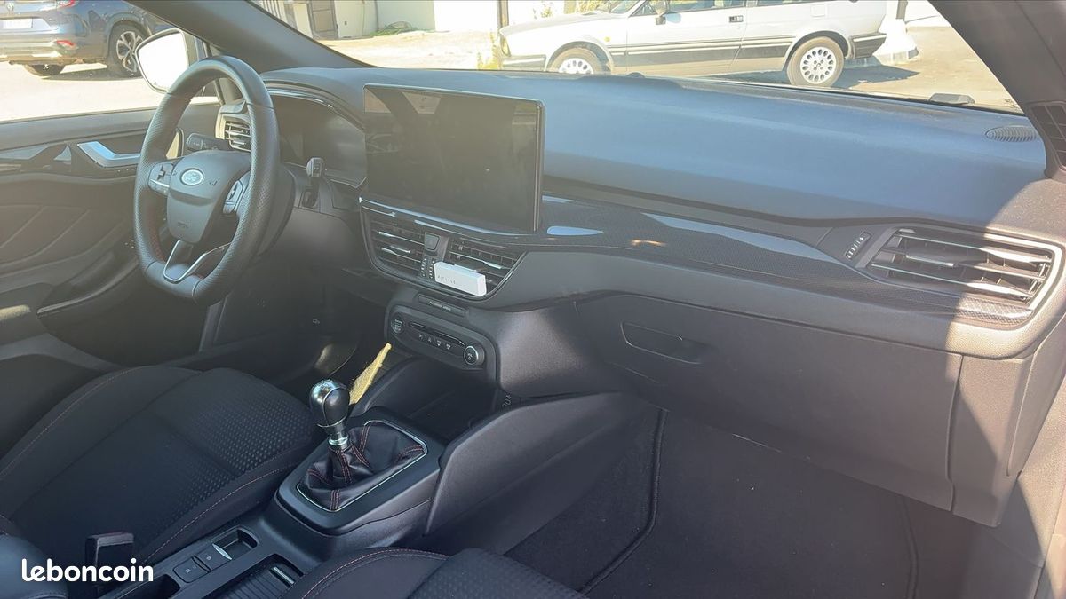 Ford Focus IV 1.0 EcoBoost Flexfuel 125 ST-Line (image 10)
