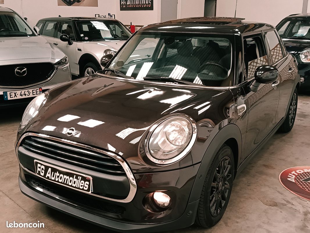 Mini 102 ch boite auto 5 portes sur-équipée ur-équipée (image 2)