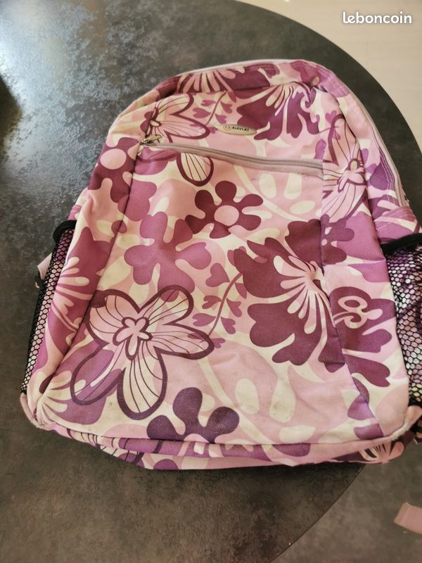 Sac à dos et Pochette (image 1)