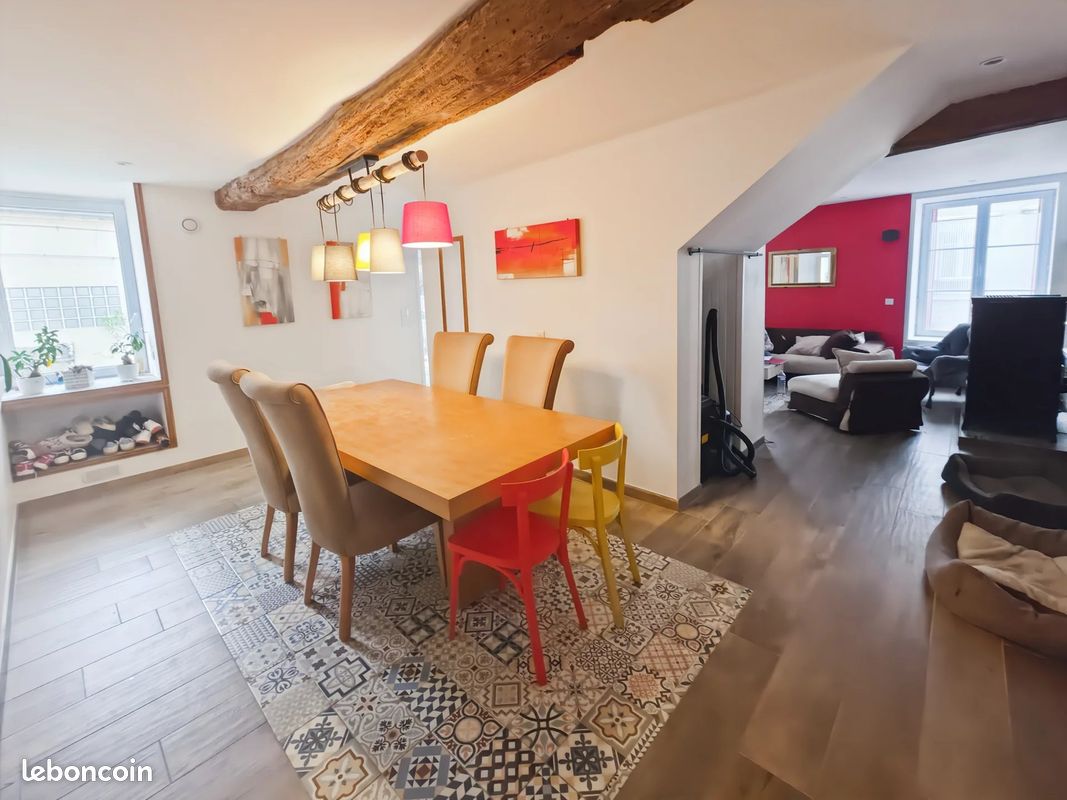 Maison 8 pièces 165 m² · à Carnetin · 165 m² · 470 000 €