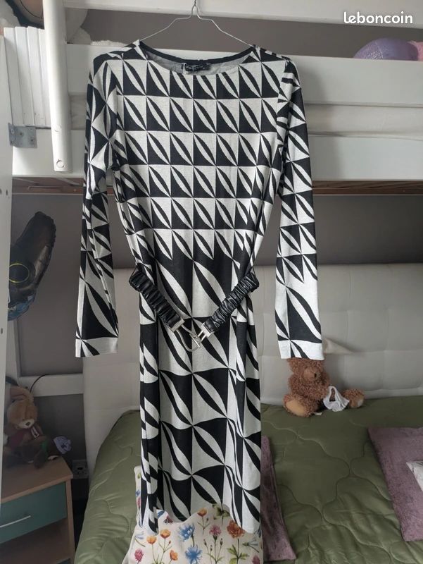 Zara – Robe noire dos nu neuve avec étiquette (M) (Neuf avec emballage d'origine) à Genève pour
