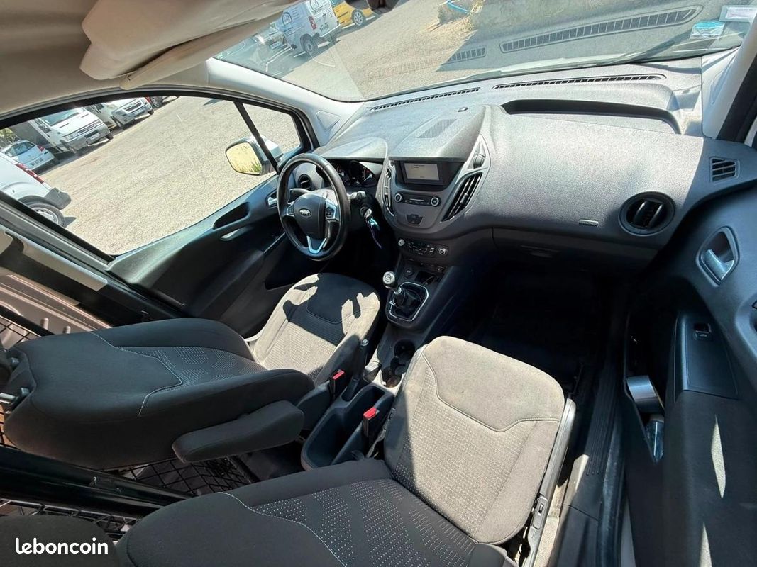 Ford Transit Courier 1.5 EcoBlue 100ch Carplay - Attelage - Pneus AR Neuf - Historique COMPLET (image 20)