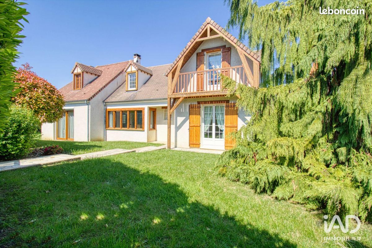Maison 8 pièces 185 m² · à Claye-Souilly · 185 m² · 578 000 €