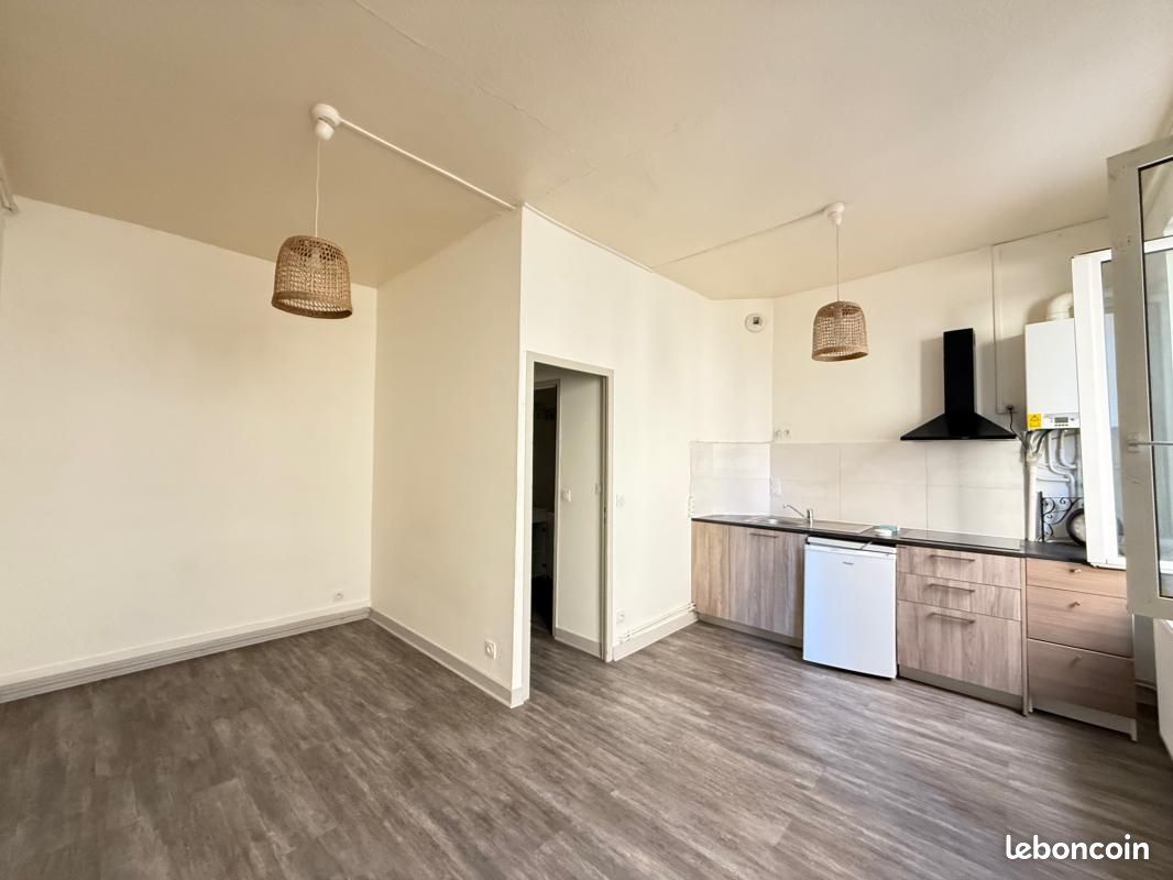 Appartement 1 pièce 21 m² · à Saint-Étienne · 21 m² · 355 €