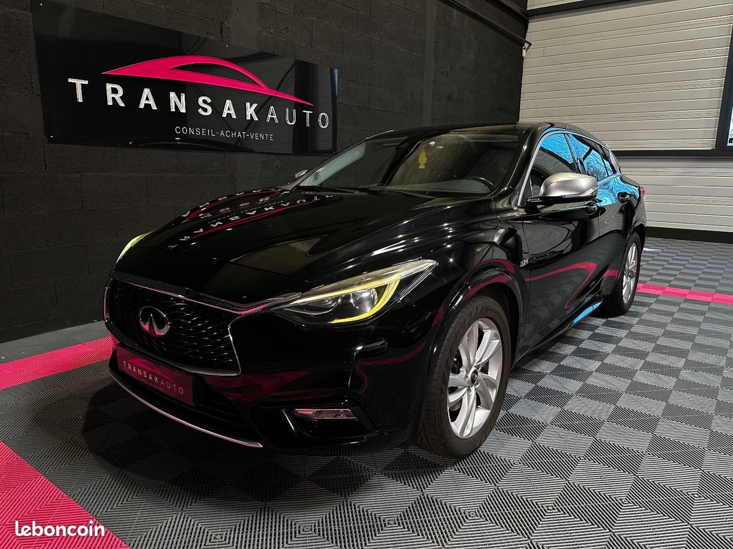 INFINITI Q30 2.2d 170 7DCT Premium Tech - SUPERBE ETAT - SIEGE CHAUFFANT (image 1)