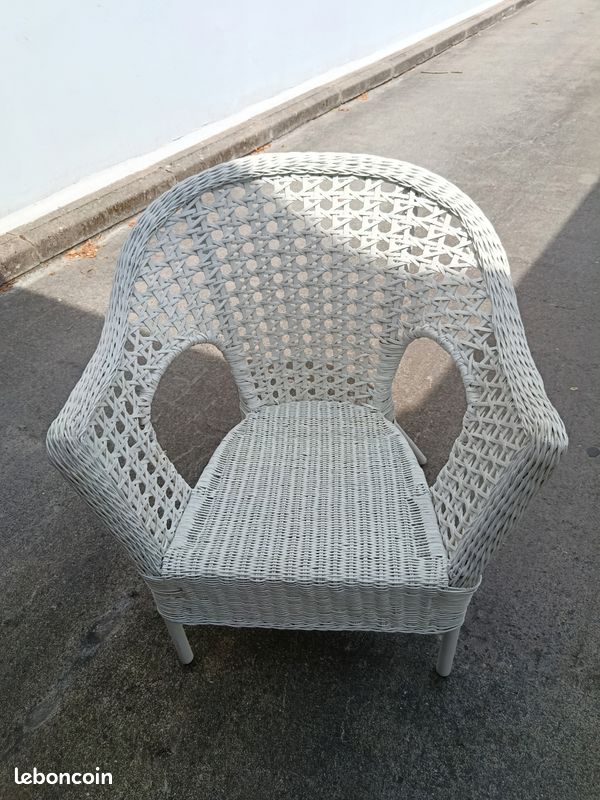Fauteuil en rotin (image 2)
