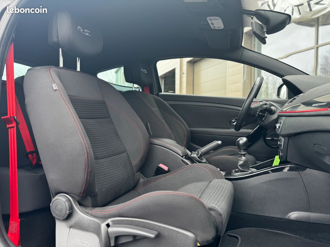 RENAULT Megane 3RS Coupe 2.0T 265ch BVM 6 KIT DISTRIBUTION ET VIDANGE OK / CHASSIS CUP / KIT SON BOSE / BOITE MECANIQUE / RADARS AR (image 3)